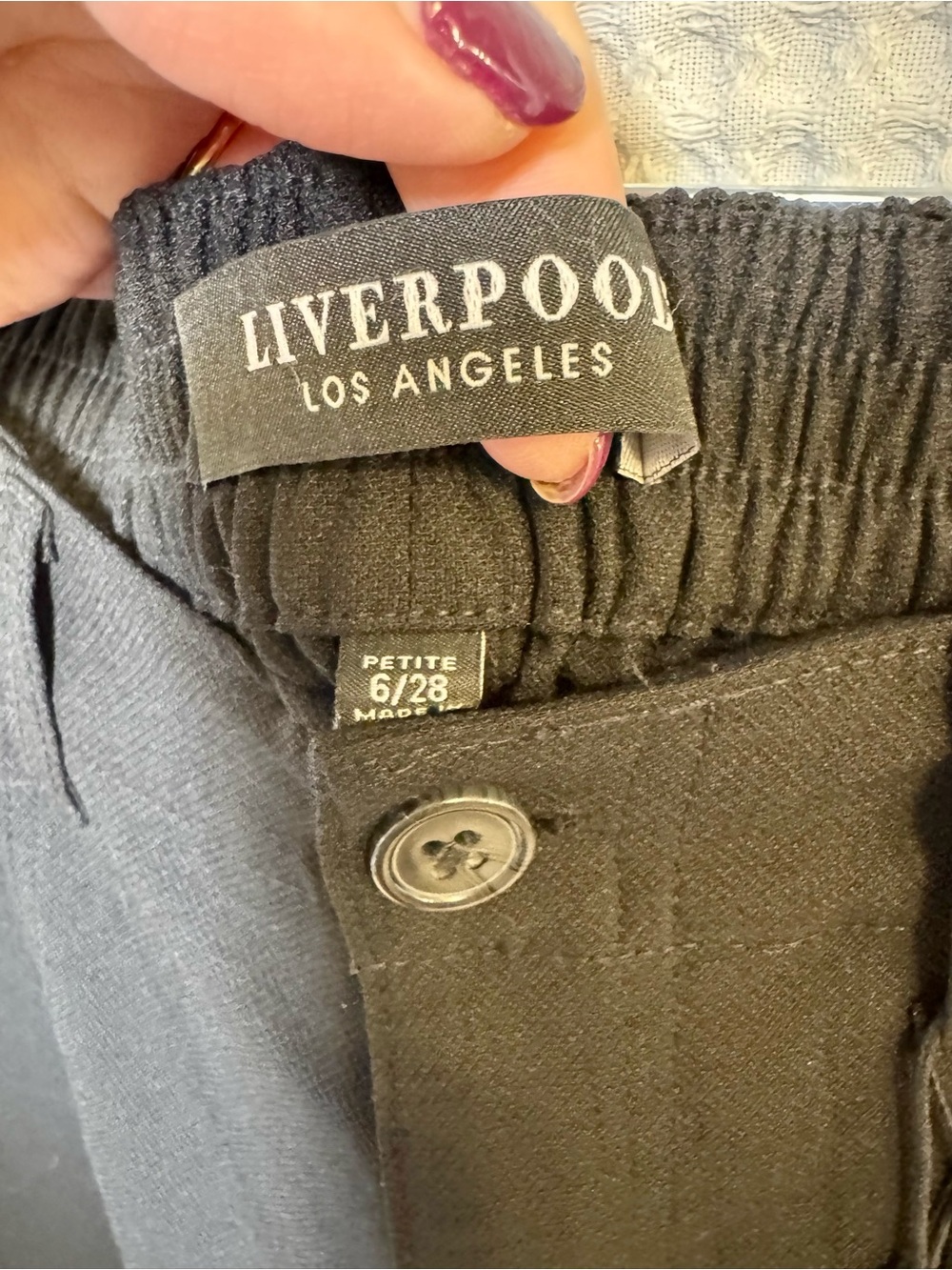 Liverpool LA Black Cargo Crop Pants NWT 6 Petite, Brenda Hi-Rise - Picture 4 of 4